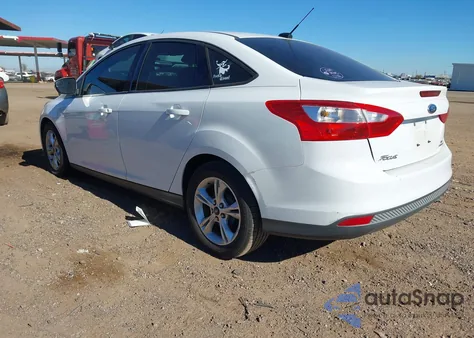 2013 Ford Focus Se z USA, uszkodzony, nr VIN 1FADP3F2XDL374357